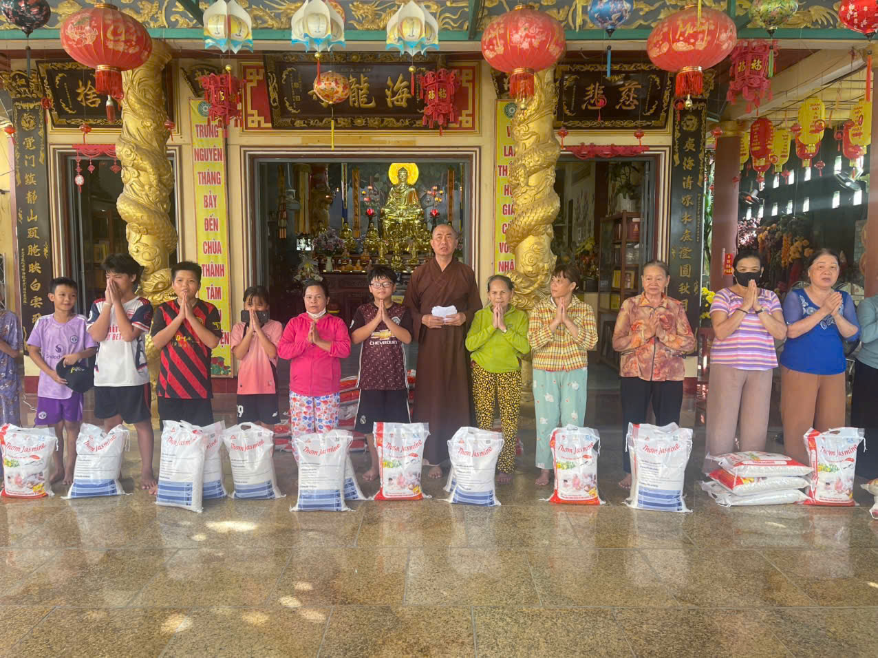 Quy Nhơn: Các tự viện phát quà nhân mùa Vu lan báo hiếu PL. 2569